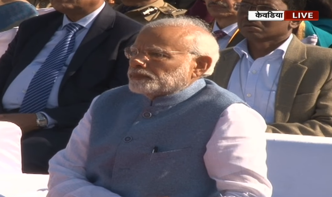 PM inspects 'Ek Bharat Shreshta Bharat' parade